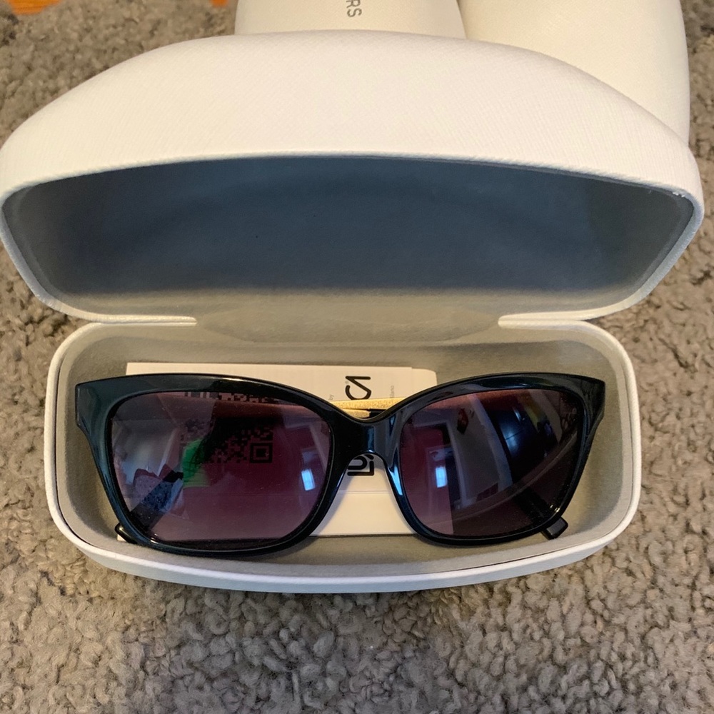 Michael Kors “antonella” sunglasses